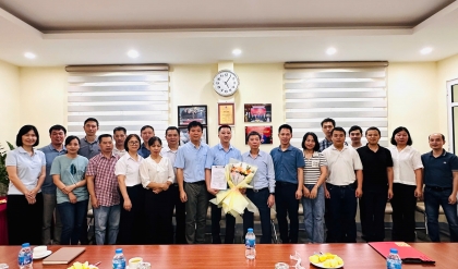 Chi bộ Công ty TNHH MTV thiết bị vệ sinh Viglacera tổ chức Lễ kết nạp Đảng cho quần chúng ưu tú